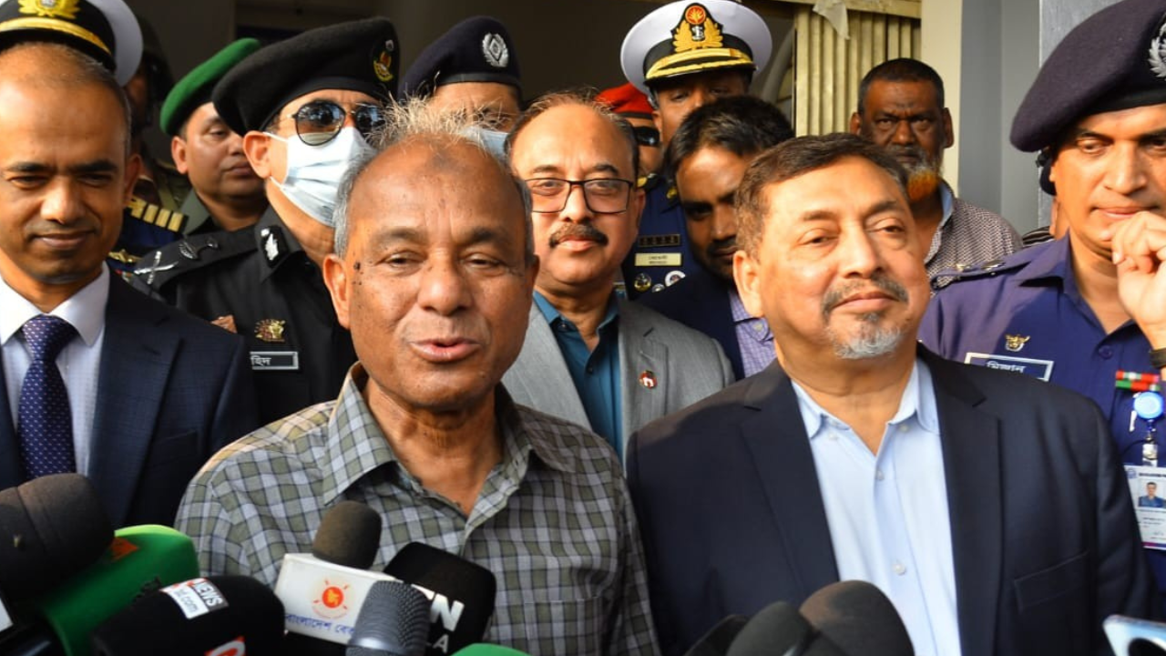 নির্বাচন সম্পন্ন করতে আইনশৃঙ্খলা বাহিনী প্রস্তুত: স্বরাষ্ট্র উপদেষ্টা