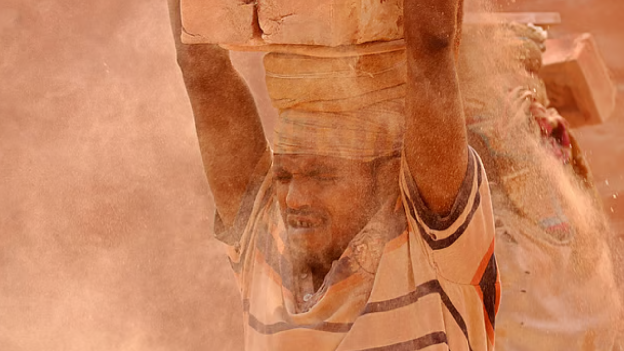 শ্রমিকের নিরাপত্তা ও ন্যায্য পাওনা নিশ্চিত হোক