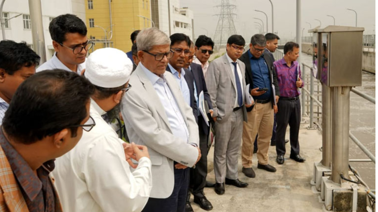 দাশেরকান্দি পয়ঃশোধনাগার পরিদর্শনে স্থানীয় সরকারমন্ত্রী