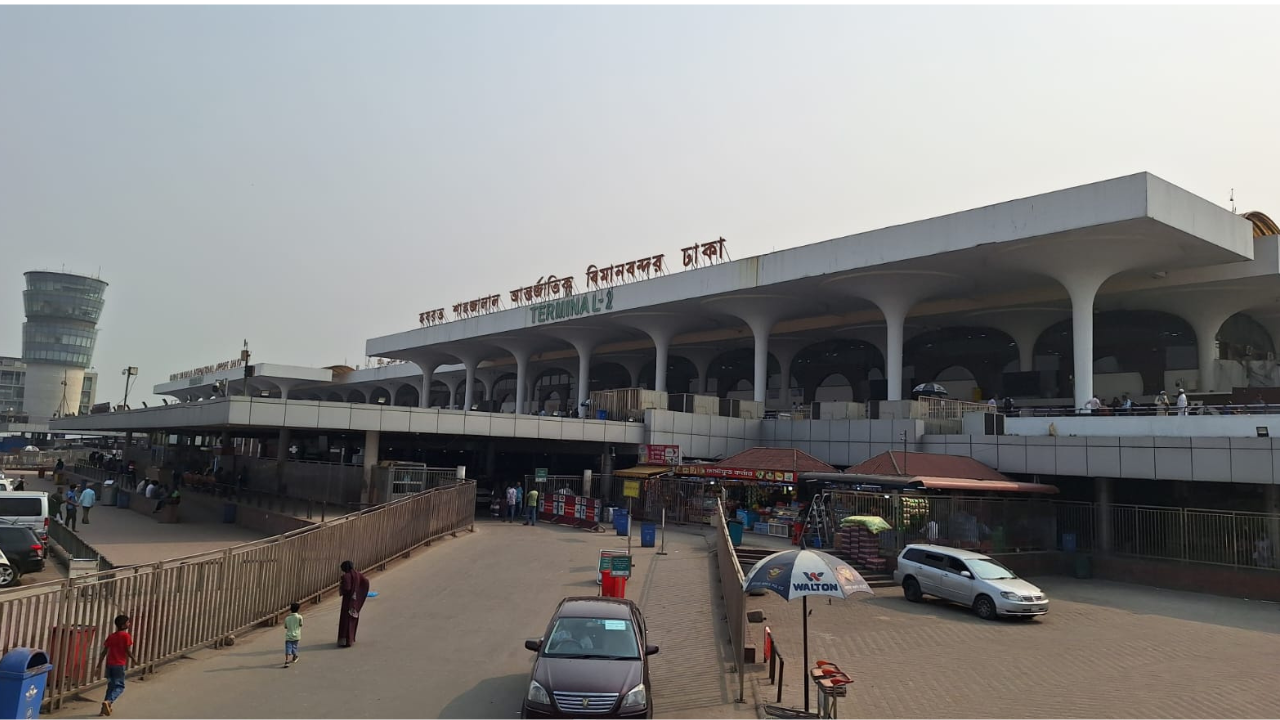 মধ্যপ্রাচ্যগামী  ফ্লাইট নিয়ে অনিশ্চয়তা বাড়লো,  ভোগান্তিতে যাত্রীরা