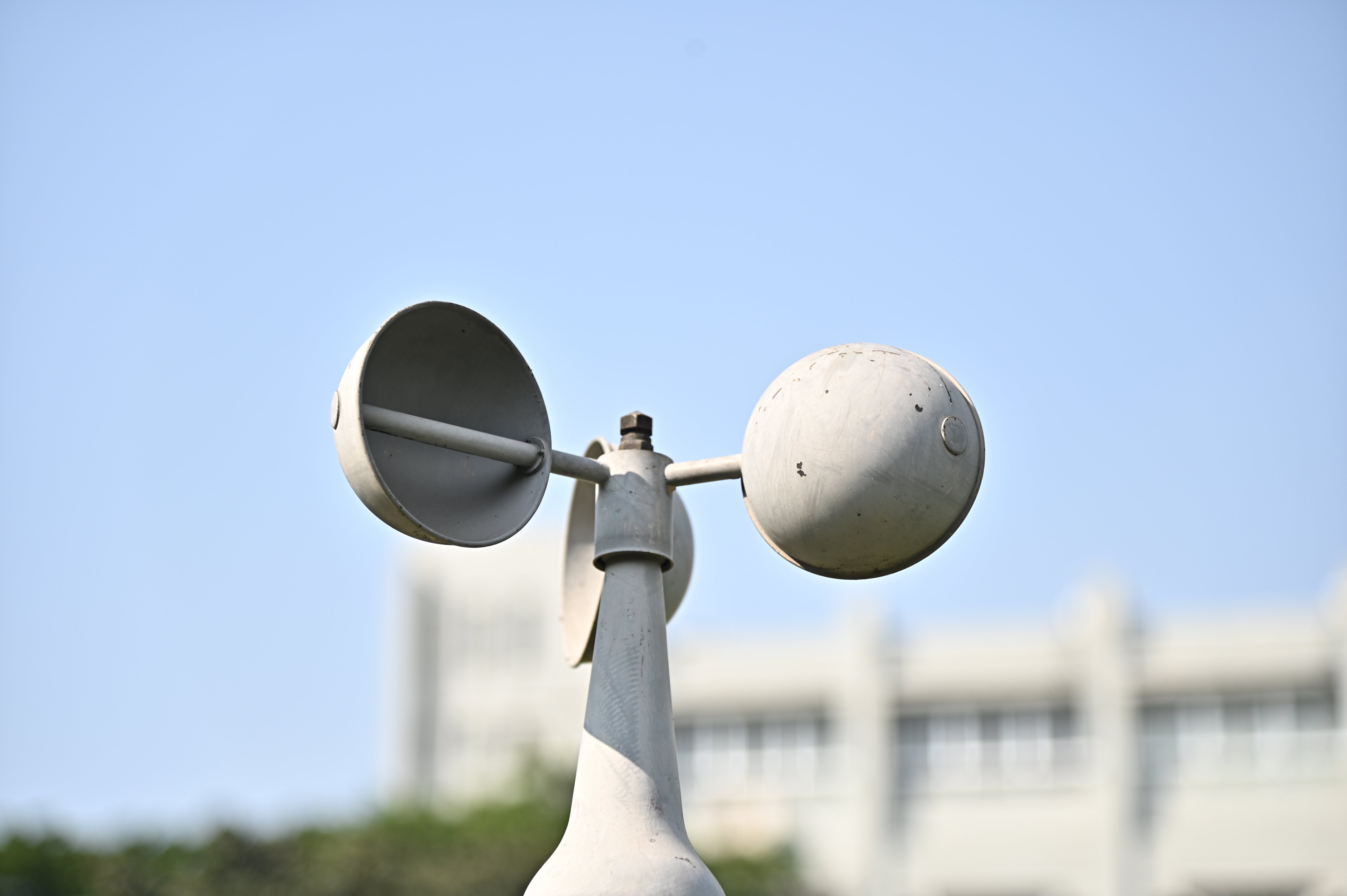 ঢাকায় ৫০ কিমি বেগে ঝড়ো হাওয়ার পূর্বাভাস