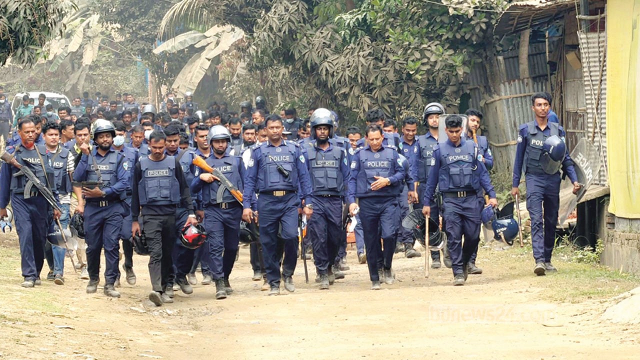 জঙ্গল সলিমপুরে অভিযান ঠেকাতে কালভার্ট ভেঙে ফেলে  সন্ত্রাসীরা