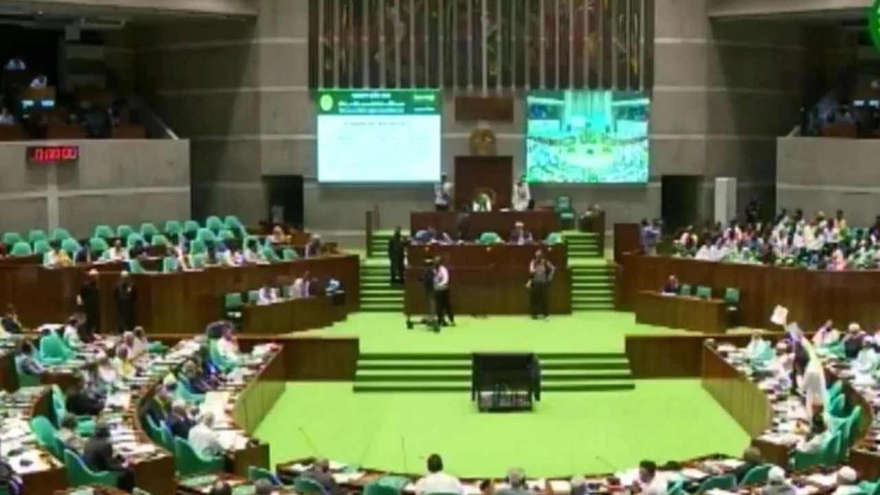 আবারও মাইক বিভ্রাটে সংসদ অধিবেশনে ৪০ মিনিট বিরতি