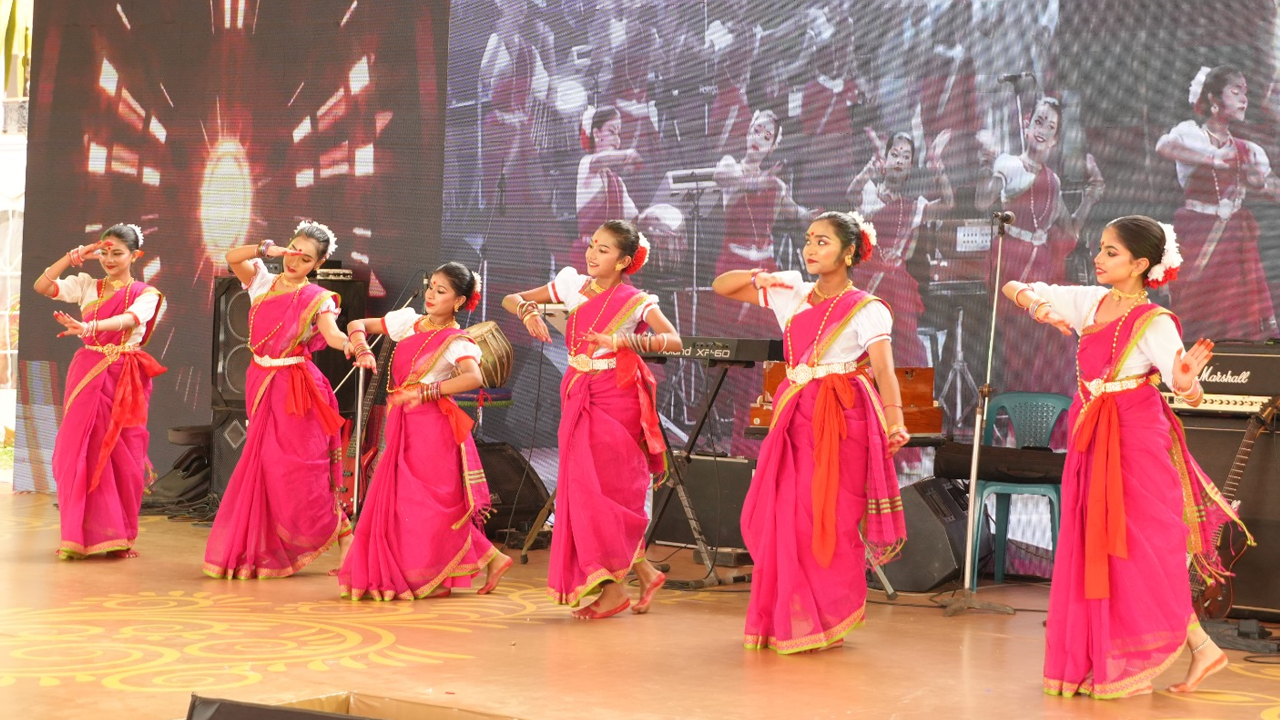 আহসান মঞ্জিলে ডিএসসিসির বর্ণাঢ্য বর্ষবরণ 1