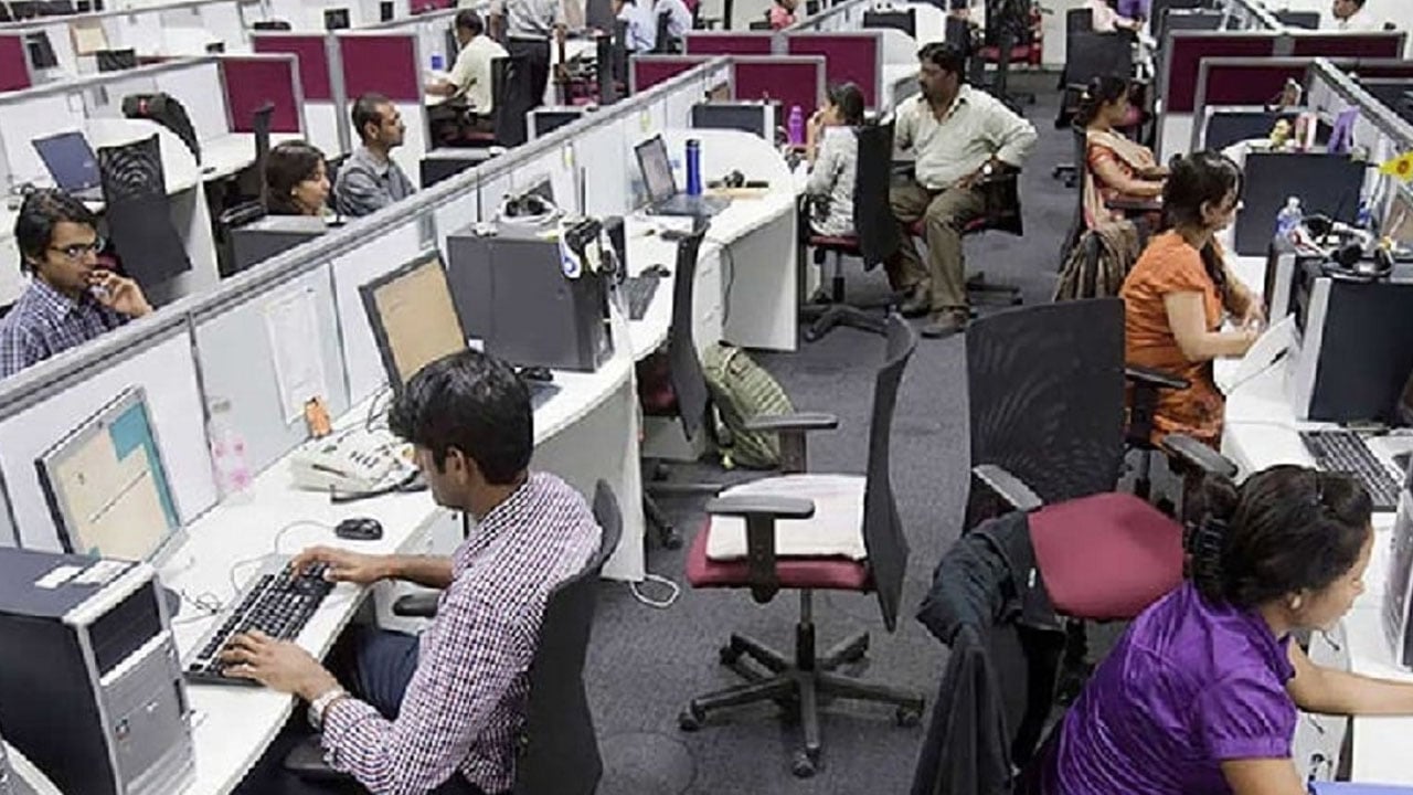 আজ থেকে নতুন সময়ে অফিস-ব্যাংক, বাণিজ্যিক প্রতিষ্ঠান বন্ধ ৬টায়