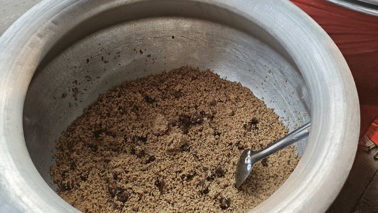 সিলেটে ঐতিহ্যবাহী খাবার আখনি