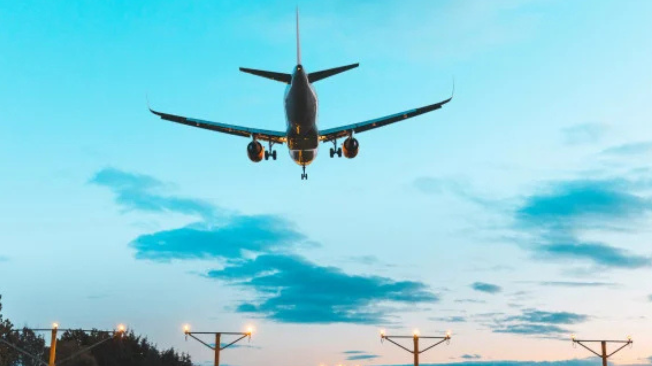 আকাশসীমা আংশিকভাবে খুললো ইরান