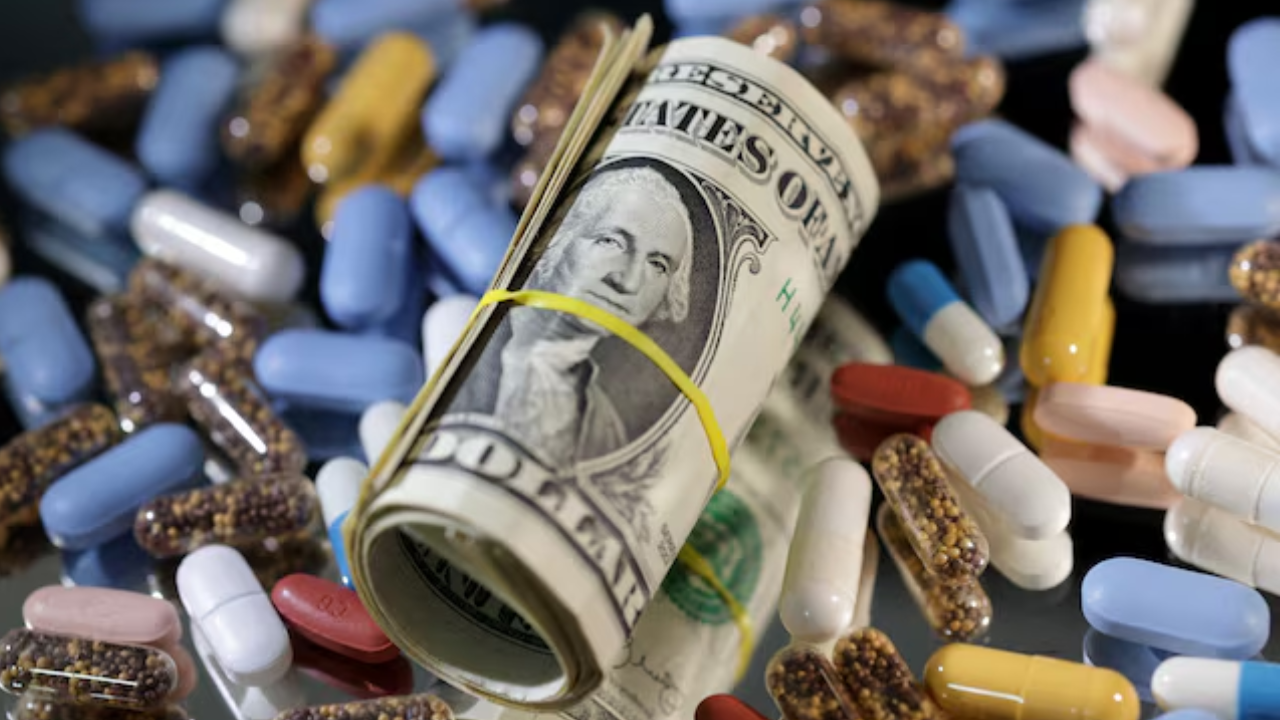 আমদানিকৃত ওষুধে ১০০ শতাংশ শুল্ক আরোপ ট্রাম্পের