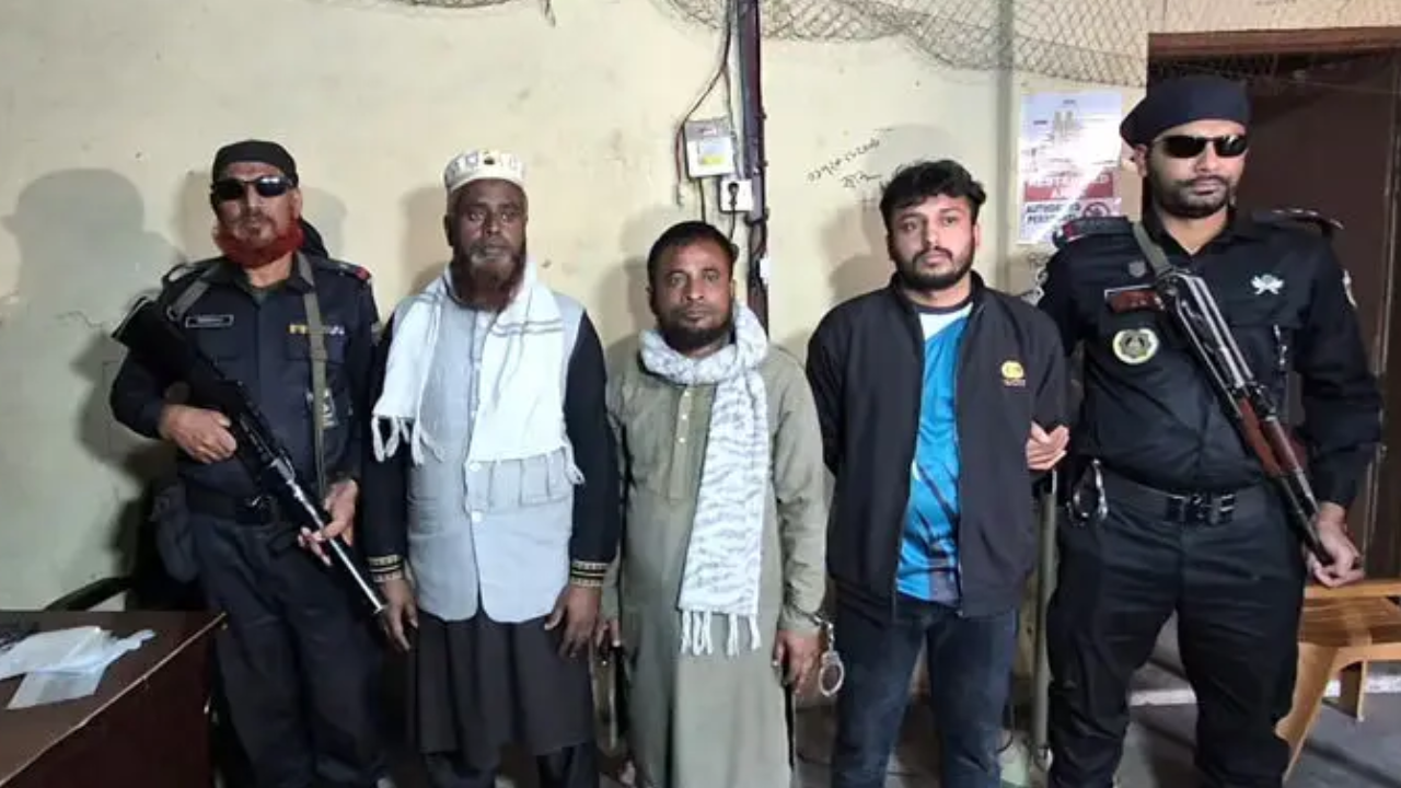 বগুড়ায় ২৬ টন পলিথিন জব্দ, কারাদণ্ড তিনজনের