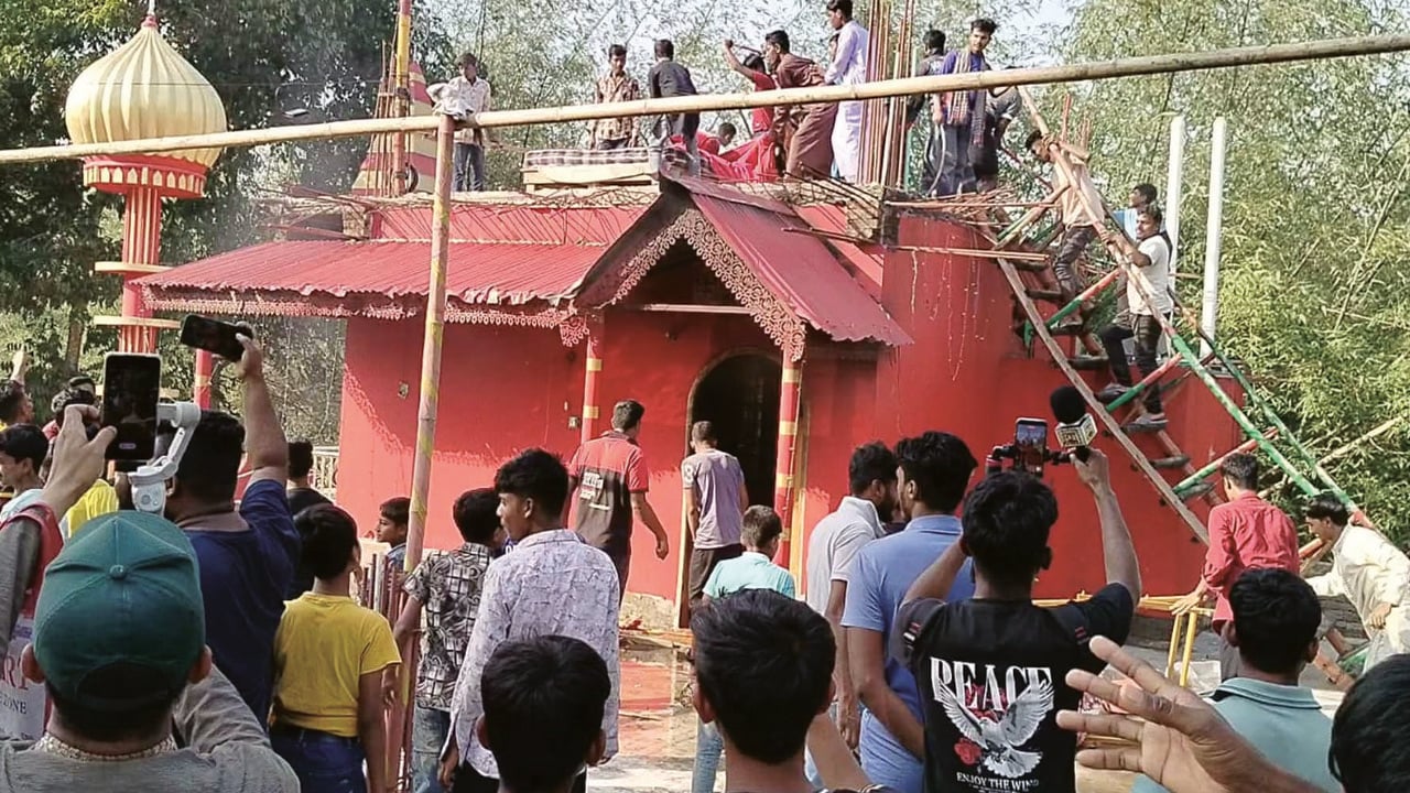 ভক্ত বললেন, বাবা হাতজোড় করেছিল, কেউ তার কথা শোনেনি