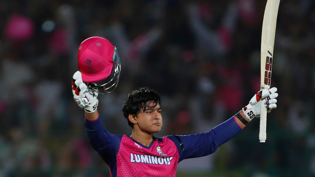 বৈভবের ব্যাটে কি এআই চিপ আছে, প্রশ্ন নোমানের