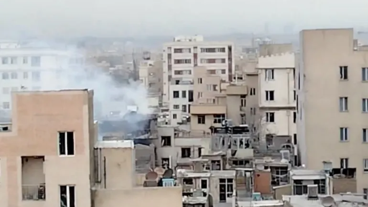 তেহরানে ইসরায়েলের হামলা ঠেকানোর চেষ্টা করছে ইরান