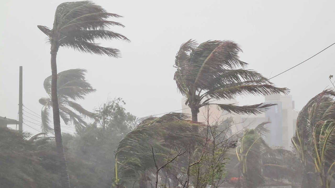 দুপুরের মধ্যে ৬ জেলায় ঝড়ের আশঙ্কা