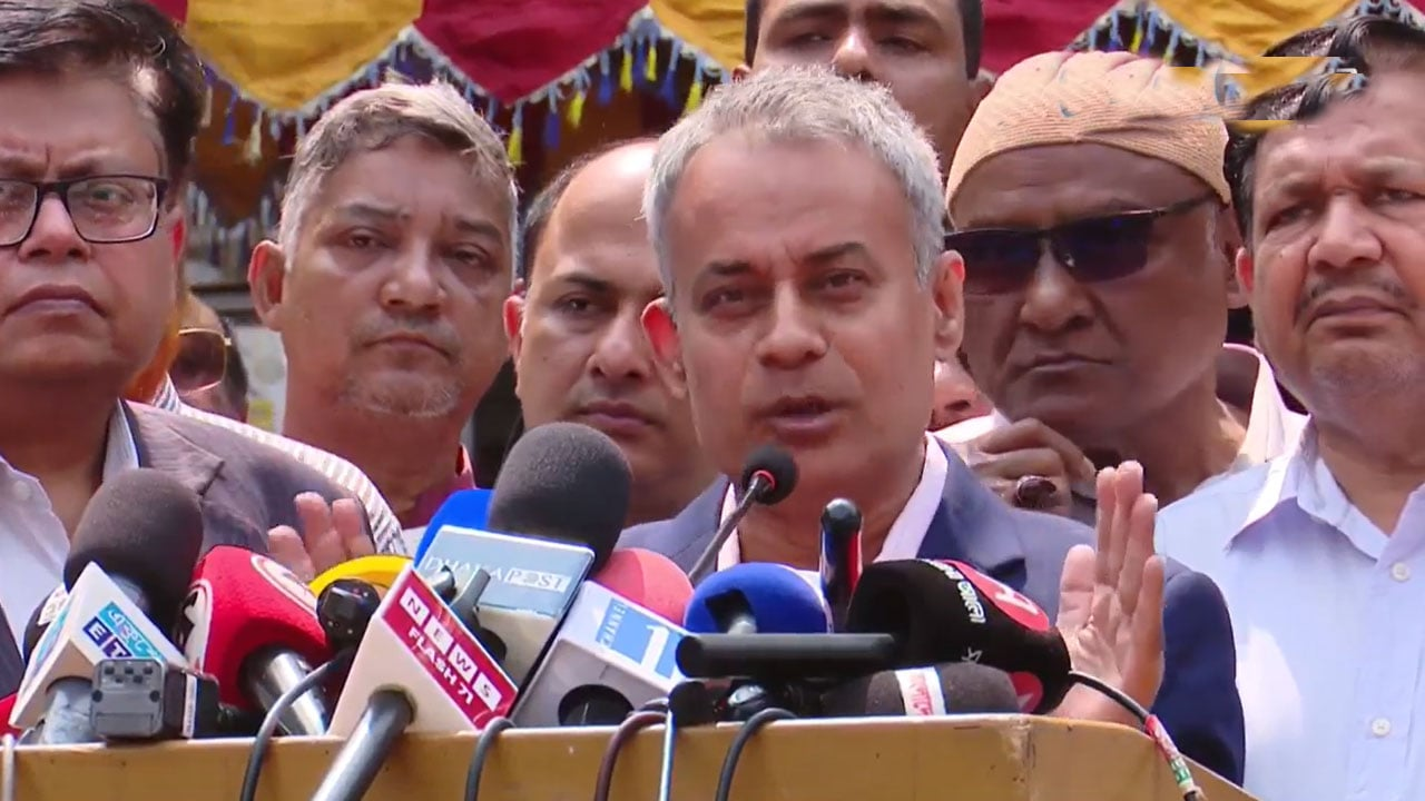 বাসে বাড়তি ভাড়া নেওয়া হচ্ছে না: সড়কমন্ত্রী