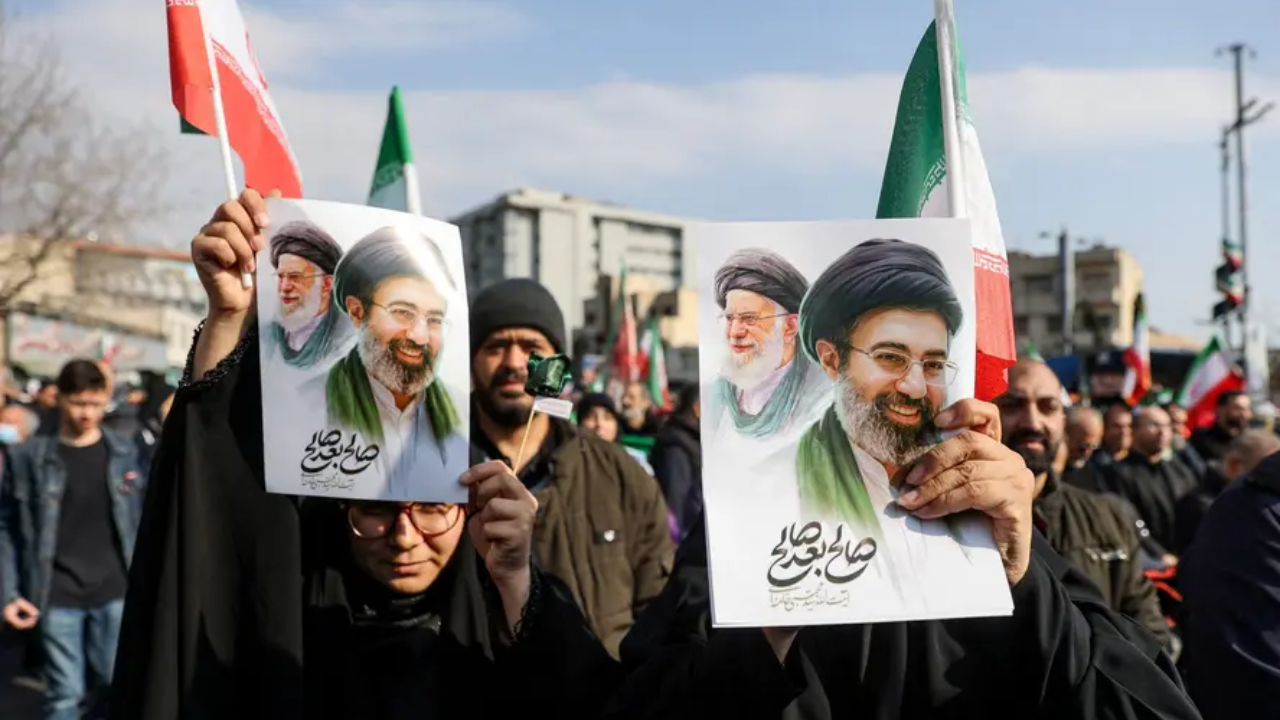 ইরান থেকে দেশে ফিরছেন ২০০ বাংলাদেশি