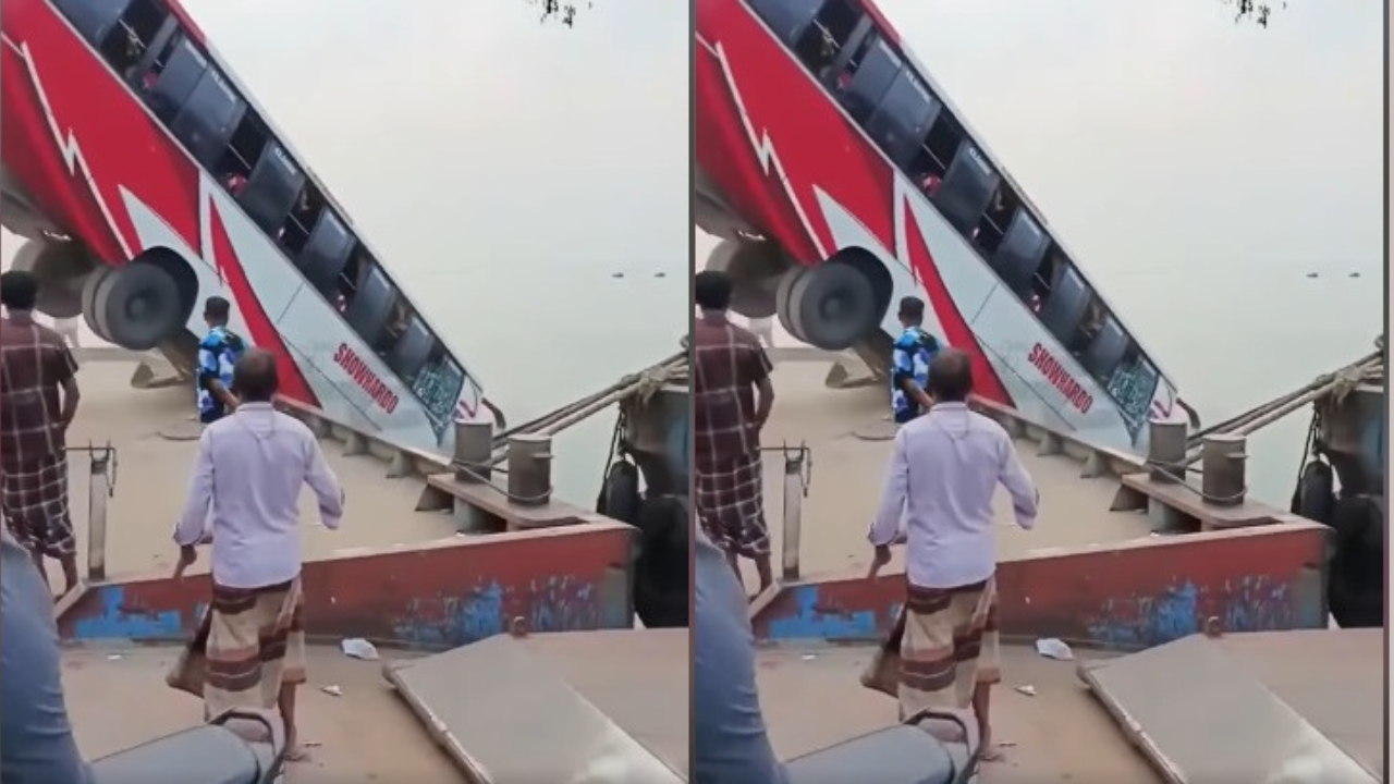 পন্টুন থেকে বাস নদীতে, দুই নারীর মৃত্যু