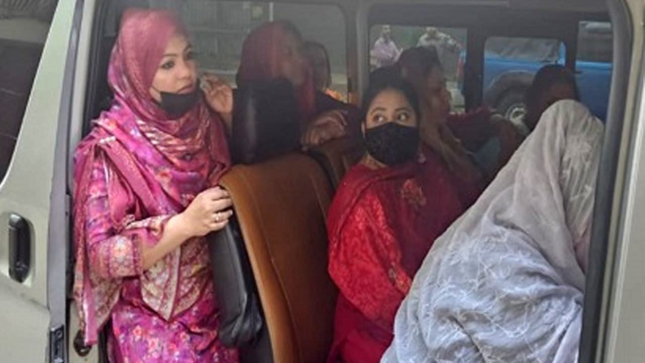 ধানমন্ডিতে আওয়ামী লীগের ঝটিকা মিছিল, গ্রেপ্তার ৮