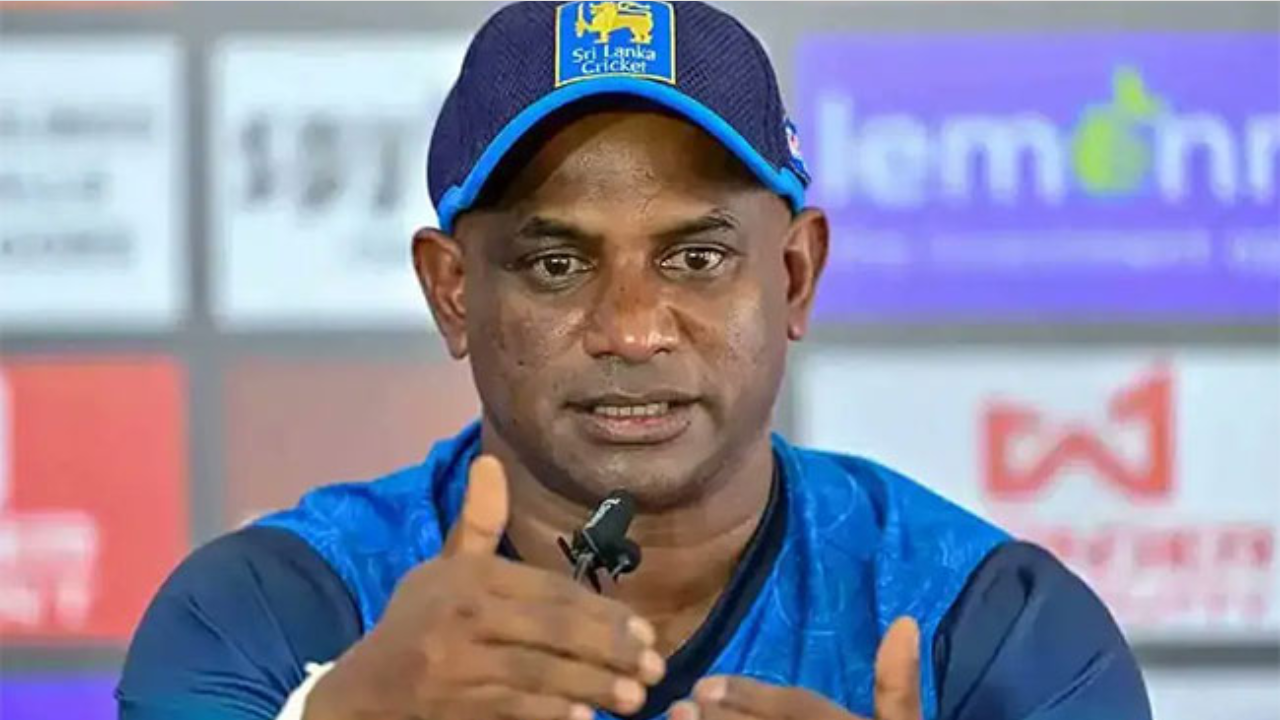বিশ্বকাপে হেরে কোচের দায়িত্ব ছাড়ার ঘোষণা জয়াসুরিয়ার