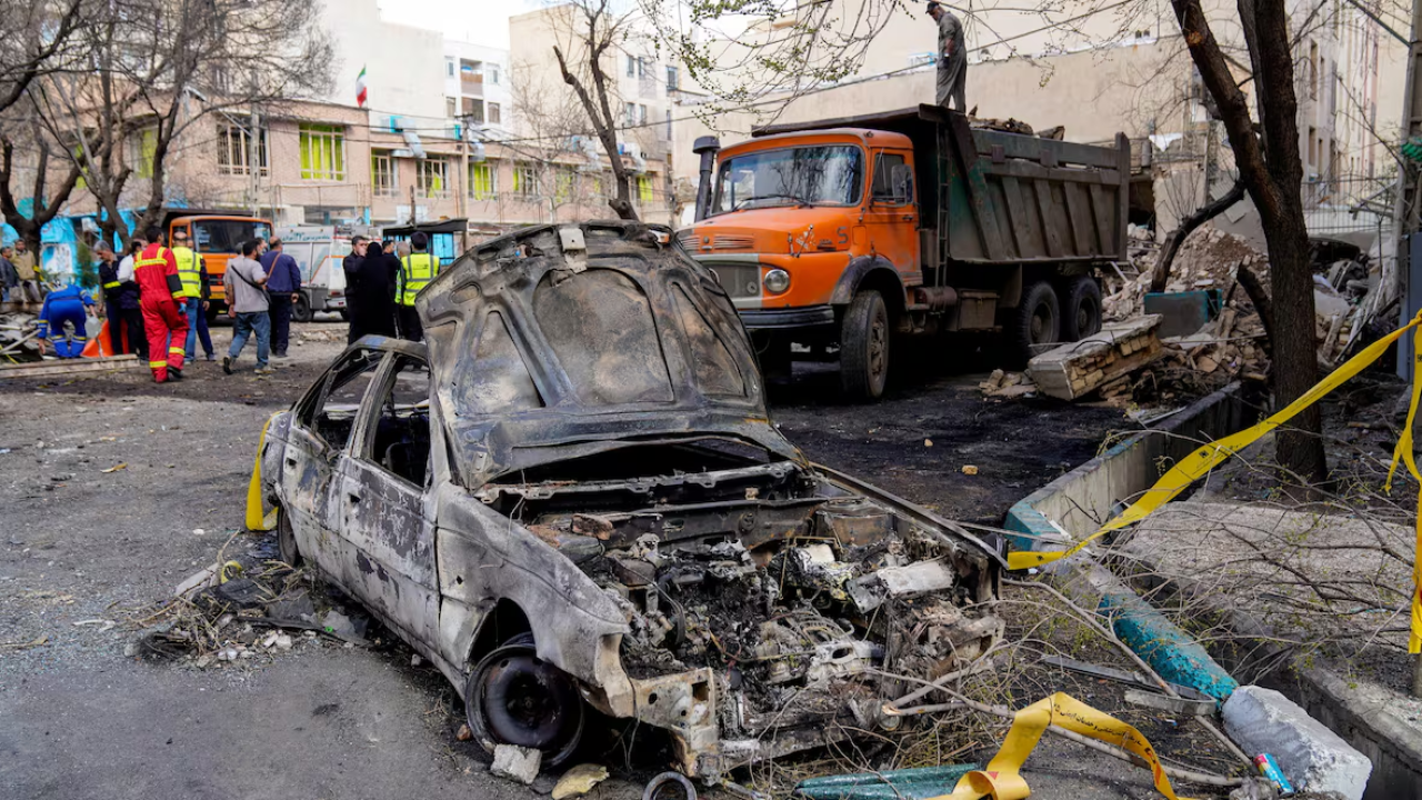 ইরানে হামলায় সমর্থন নেই ৪৩ শতাংশ মার্কিন নাগরিকের