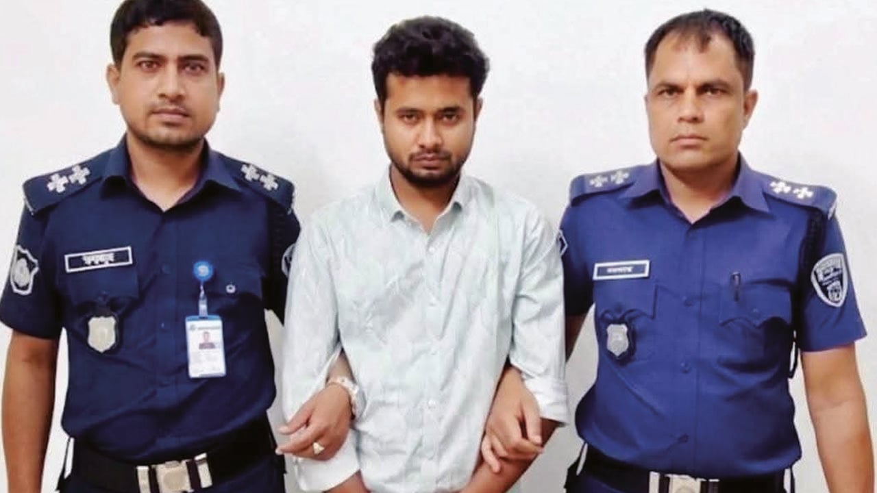 ভালোবাসা পেতে ২৭ ভরি স্বর্ণালংকার দিয়ে দিলো কিশোরী