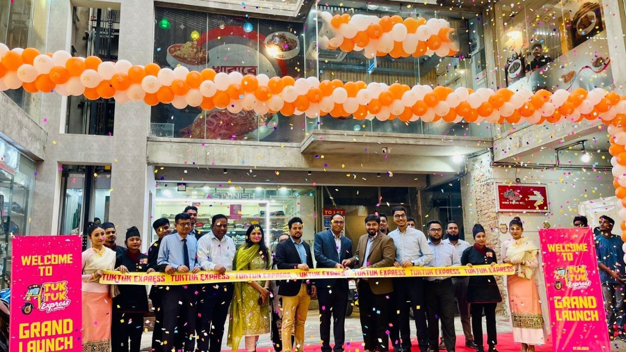 ভিন্নধর্মী থাই খাবার নিয়ে যাত্রা শুরু করলো ‘টুকটুক এক্সপ্রেস’