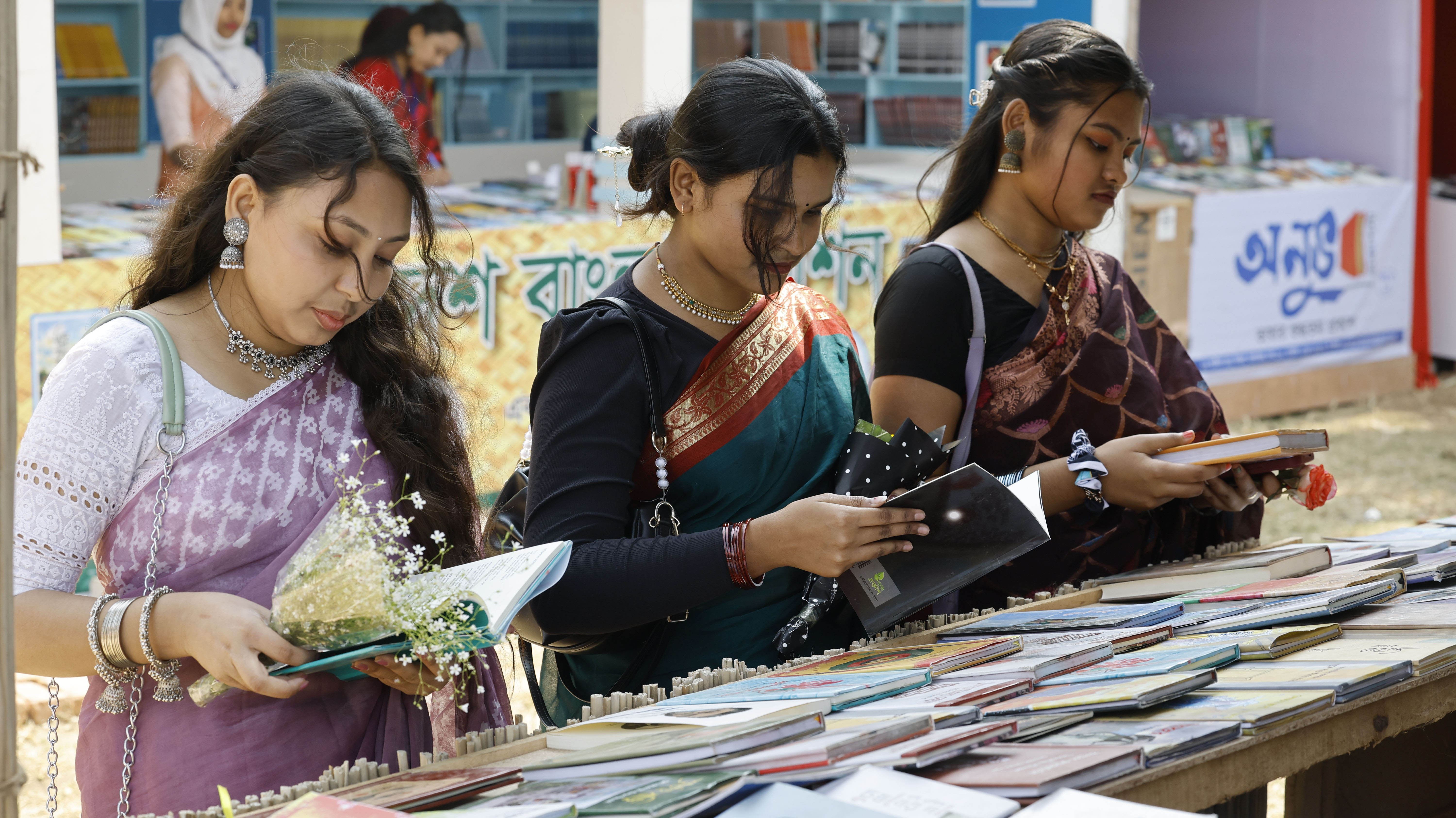 বড়দেরও উপস্থিতি ছিলো চোখে পড়ার মতো
