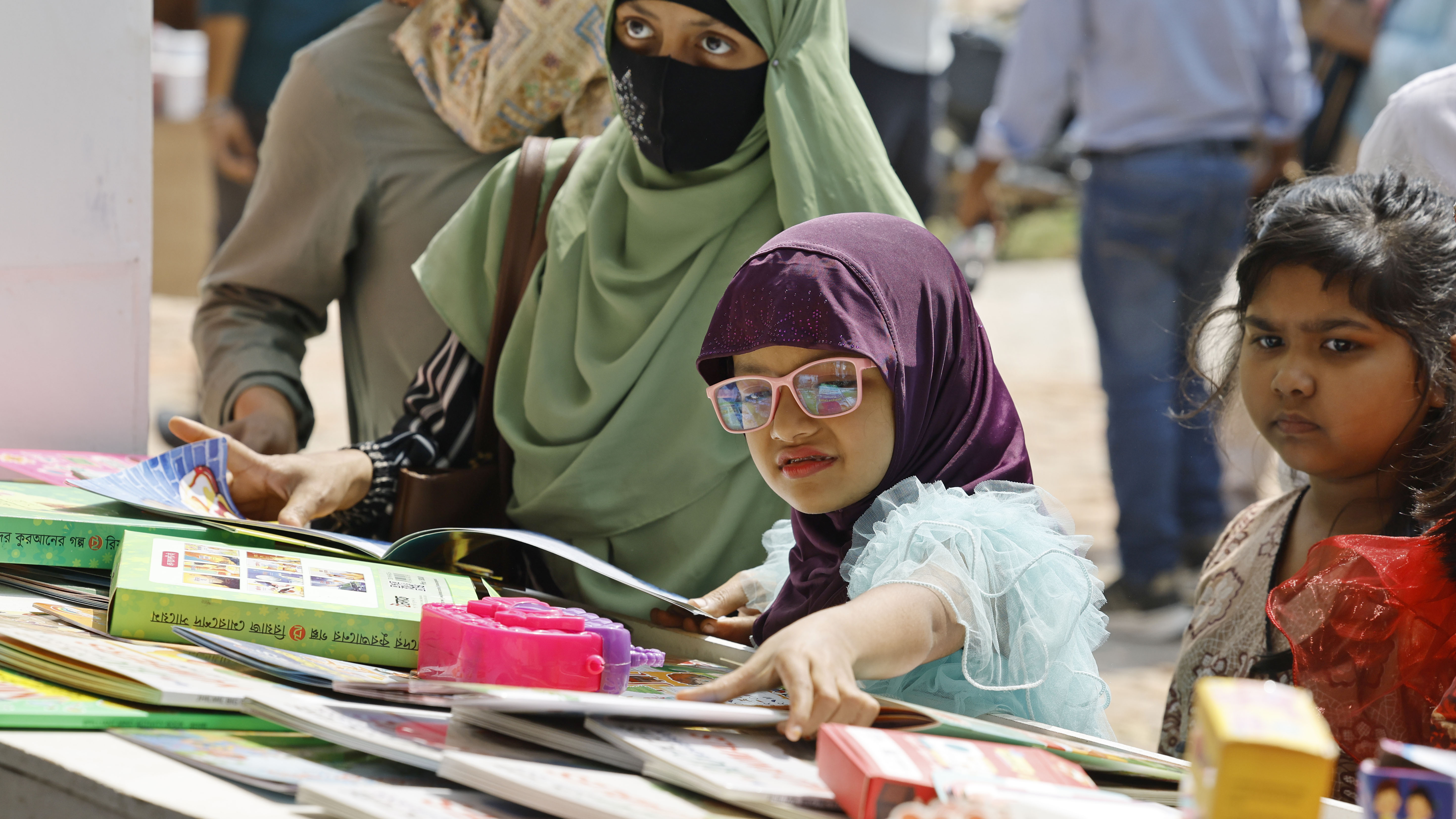 বইমেলার প্রথম শিশুপ্রহর