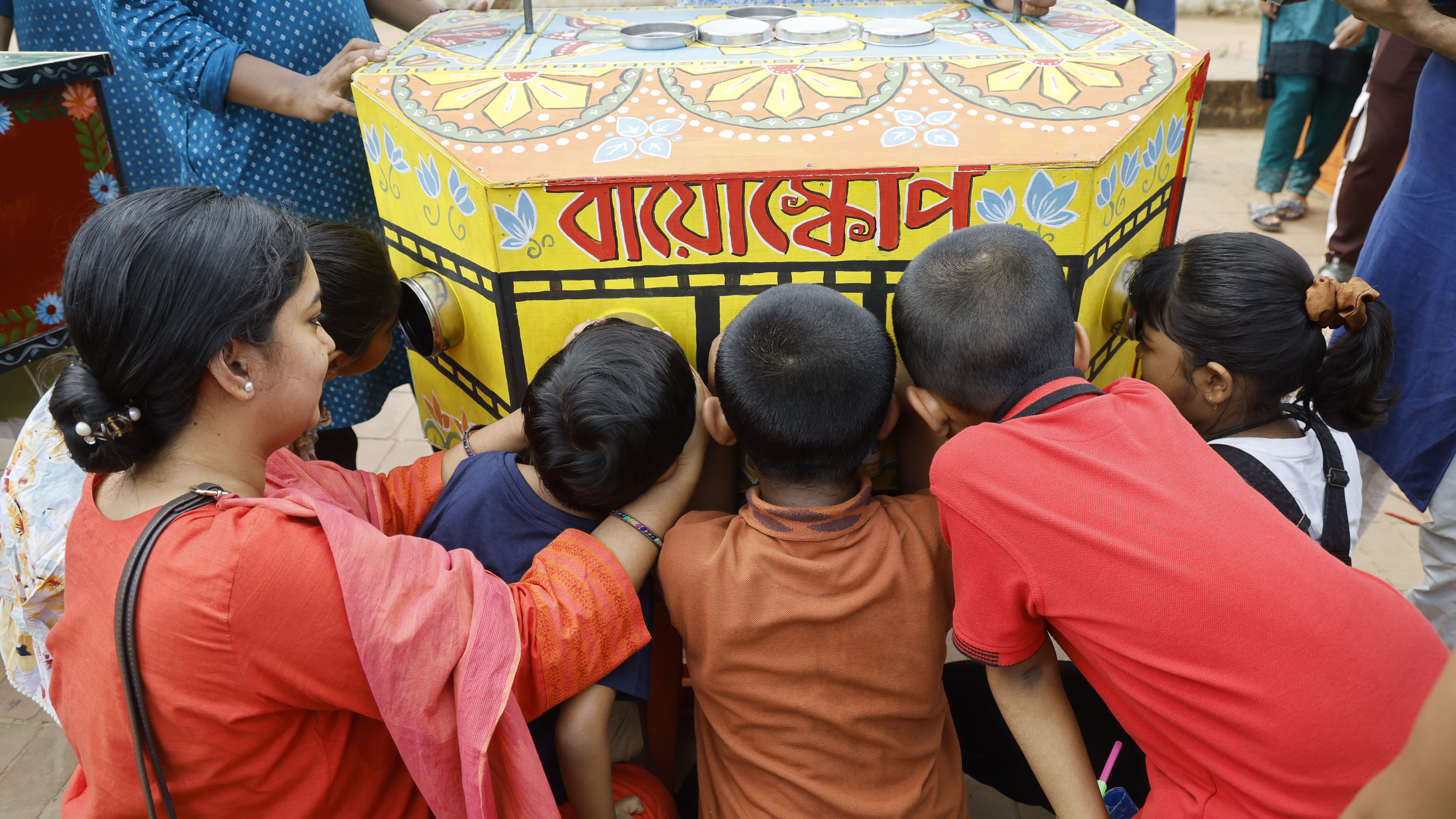 পাপেট শো’র সাথে আয়োজন ছিলো বায়োস্কোপের