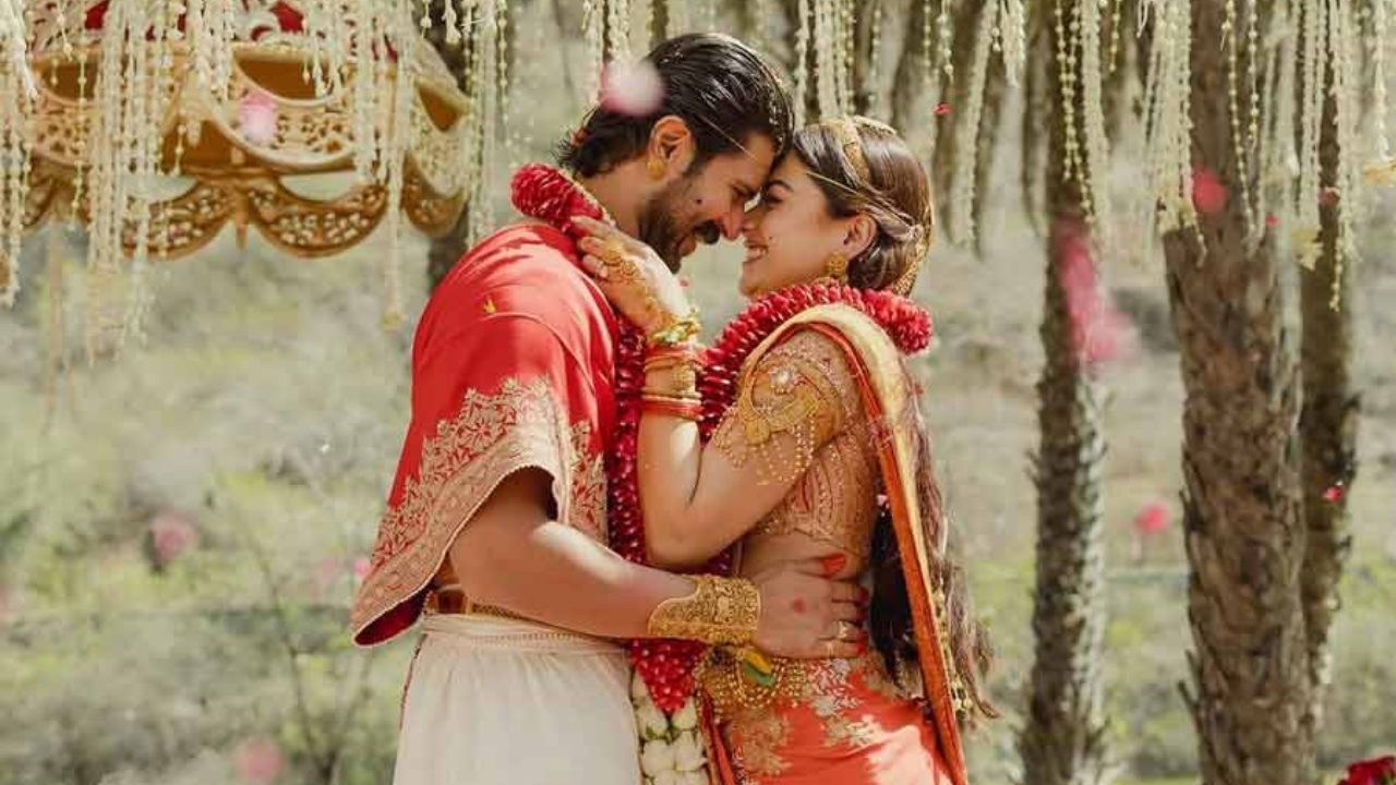 প্রকাশ্যে বিজয়-রাশমিকার বিয়ের ছবি