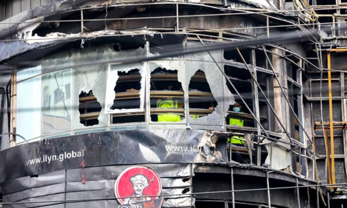 বেইলি রোডে অগ্নিকাণ্ড: ১৩ আসামির বিরুদ্ধে গ্রেপ্তারি পরোয়ানা