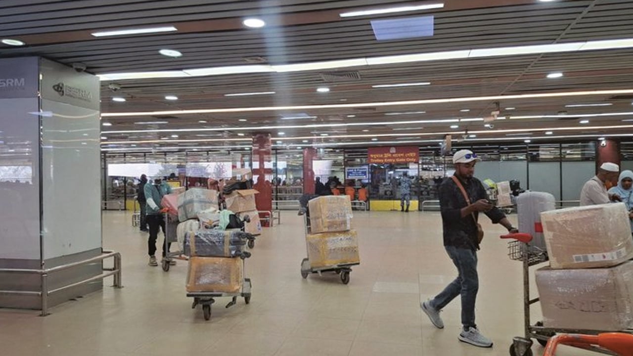 দুবাইয়ে আটকে পড়া ৩৭৮ বাংলাদেশি ঢাকায় ফিরলো