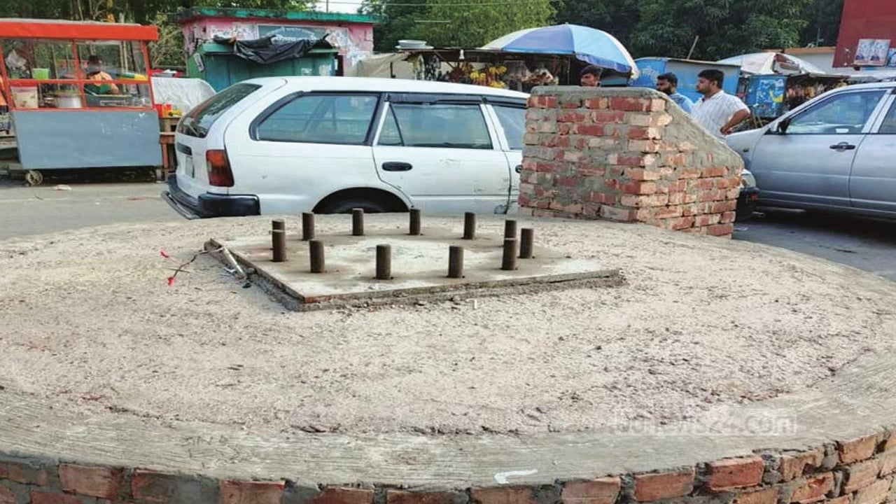 বেনাপোলে হচ্ছে ১৩০ ফুট উঁচু পতাকাস্তম্ভ