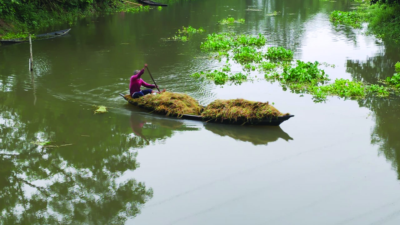 বিপদসীমার ওপর দিয়ে বইছে উবদাখালী