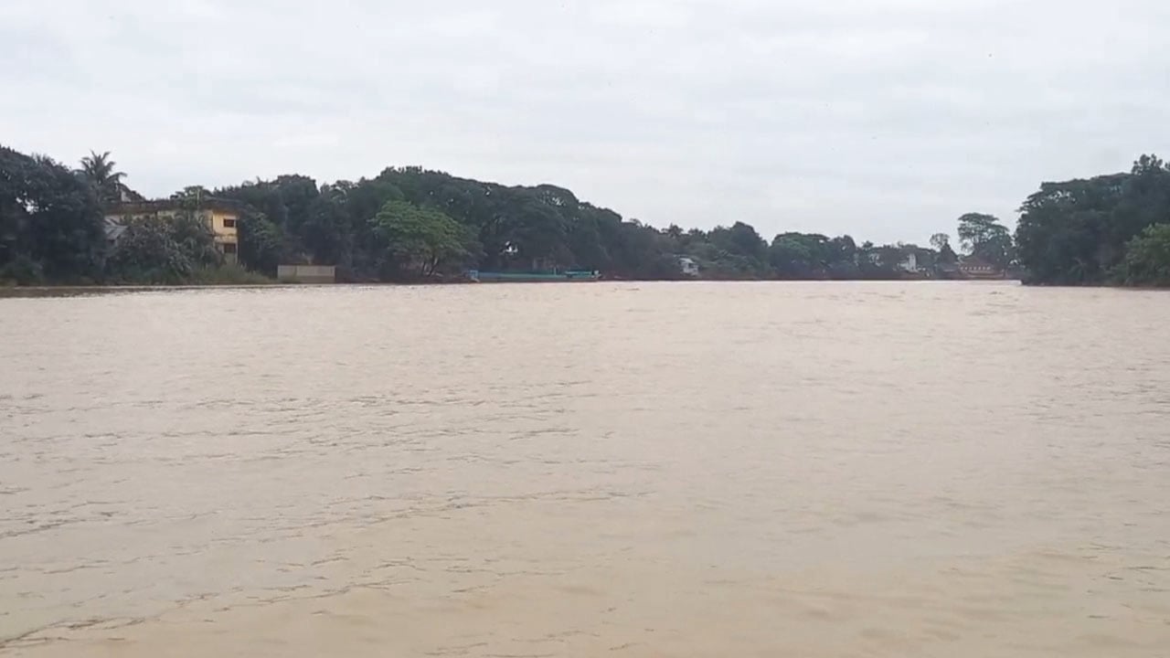 বিপৎসীমার উপরে উবদাখালী, কংস ও ধনু নদের পানি 