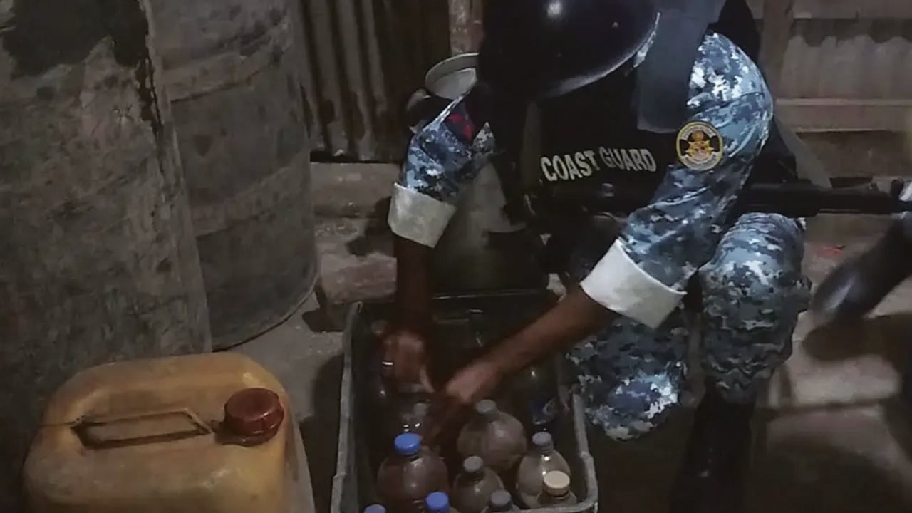 বরগুনায় জ্বালানি তেল মজুত করায় ব্যবসায়ীকে জরিমানা