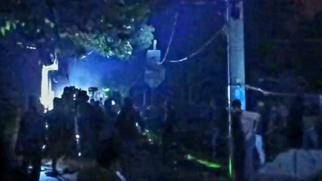 ব্রাহ্মণবাড়িয়ায় টর্চলাইট জ্বালিয়ে সংঘর্ষ, আহত ২৫