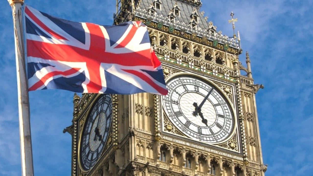 ১৮ বছরের আগে ধূমপান নয়, আইন করছে ব্রিটেন