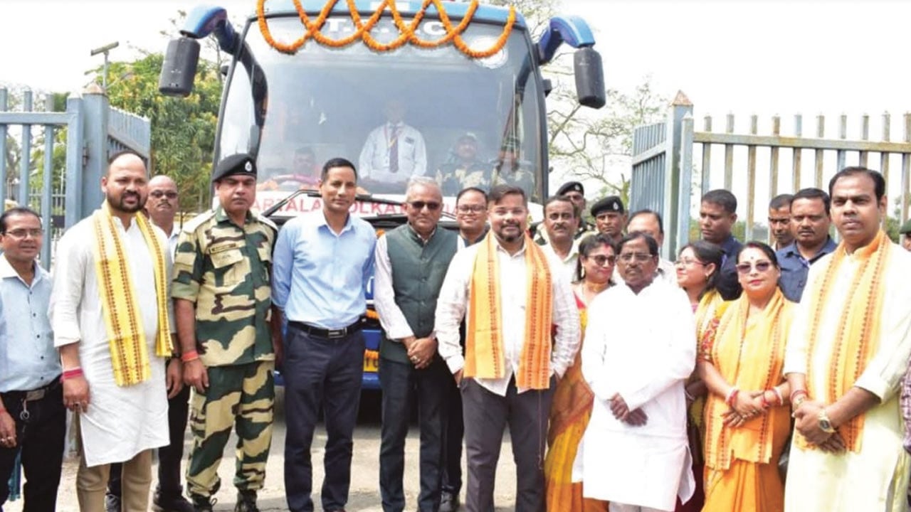 ঢাকা-আগরতলা-কলকাতা বাস সার্ভিস চালু