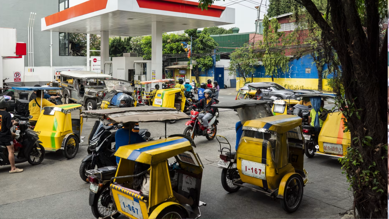 বিশ্বব্যাপী জ্বালানি সংকটে সকল পণ্যের উৎপাদনে বিপর্যয়