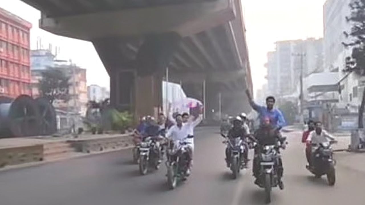চট্টগ্রামে নিষিদ্ধ ছাত্রলীগের মোটরসাইকেল শোভাযাত্রা