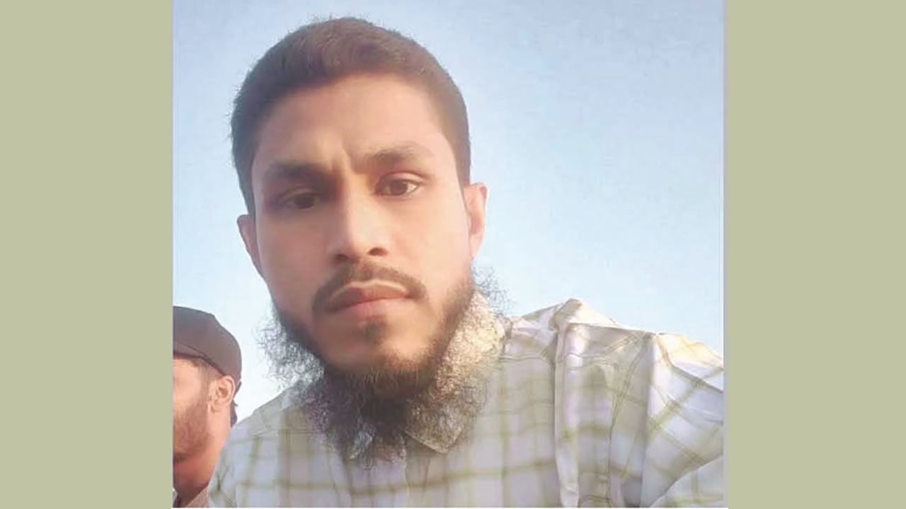 ছোট ভাইকে কুপিয়ে হত্যা