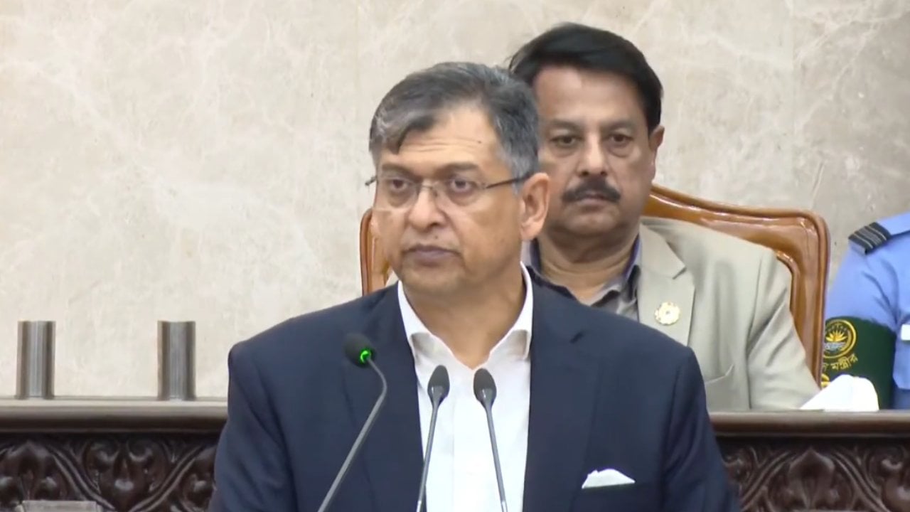 চেইন অব কমান্ড ভাঙলে কঠোর ব্যবস্থা: পুলিশকে স্বরাষ্ট্রমন্ত্রী
