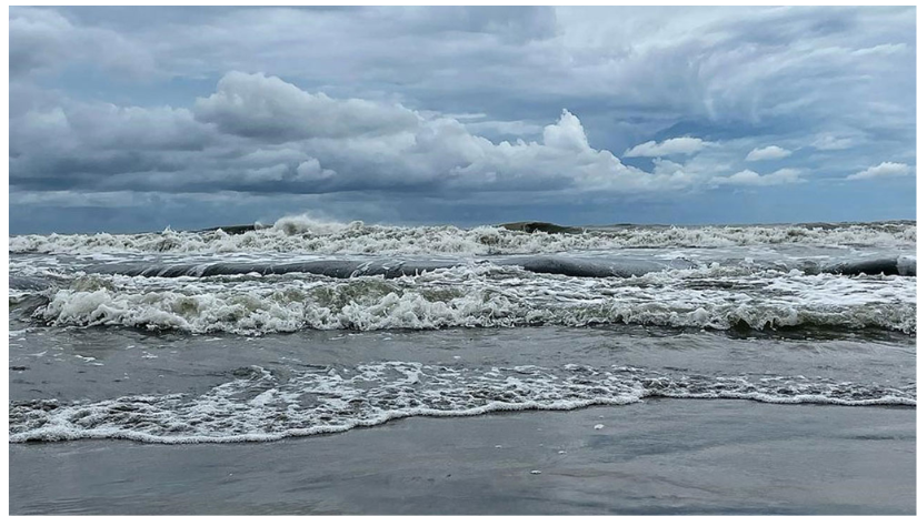 চট্টগ্রাম ও কক্সবাজার সমুদ্র বন্দরে ৩ নম্বর সতর্ক সংকেত 