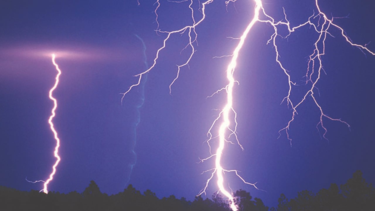 বজ্রপাতে চার জেলায় ১১ জনের মৃত্যু