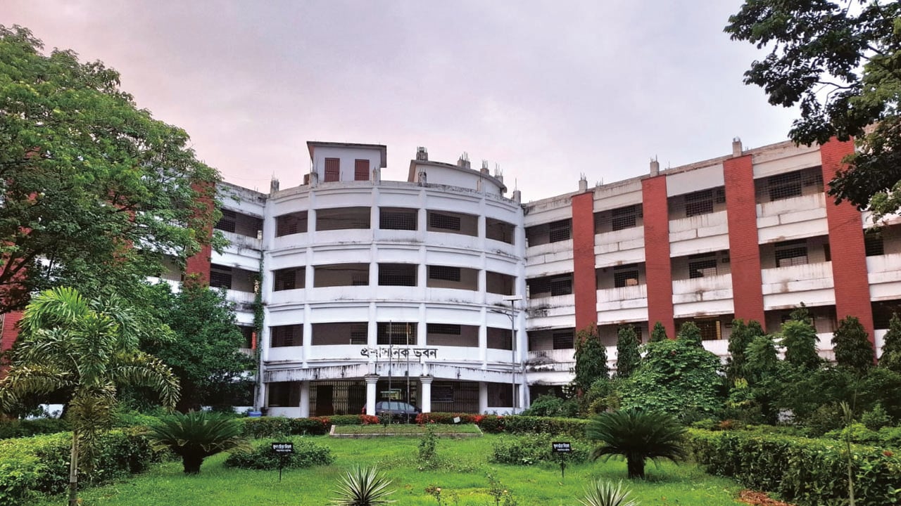 চুরি ঠেকাতে বেরোবির হলে কার্ড ব্যবস্থা চালু