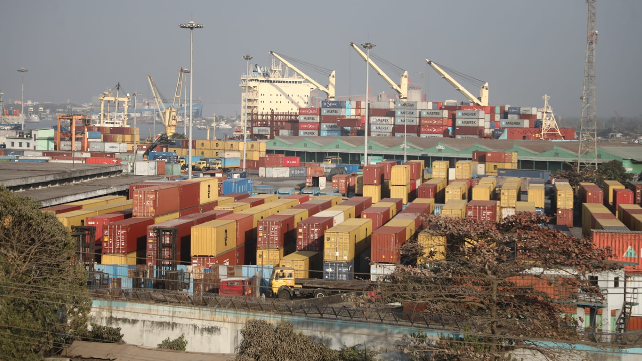 এনসিটি ইজারা: চট্টগ্রাম বন্দরে রবিবার থেকে লাগাতার ধর্মঘট