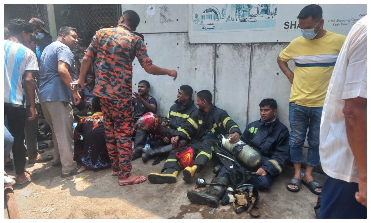 চিটাগং শপিং কমপ্লেক্সের আগুন নিয়ন্ত্রণে