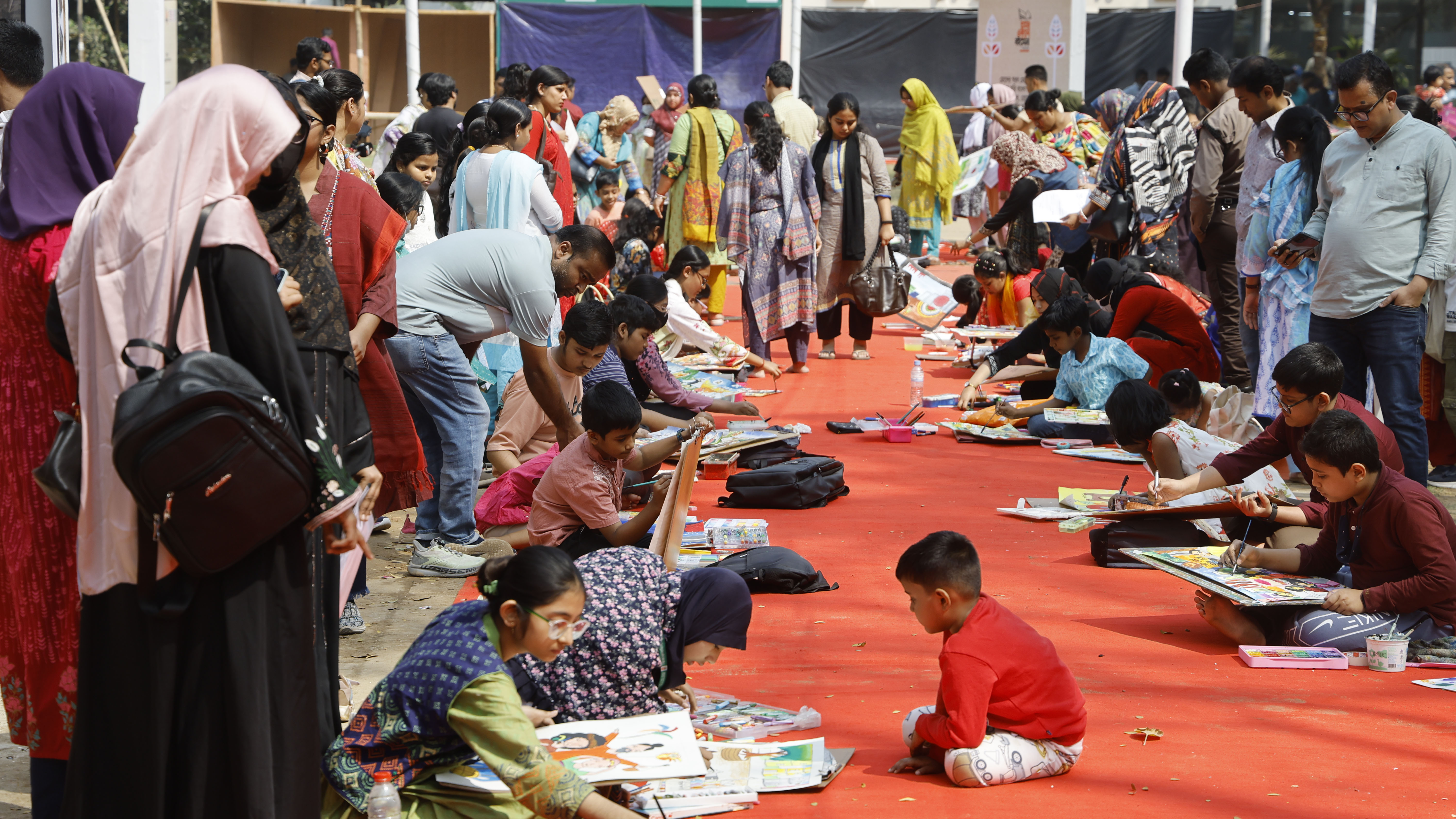 বাংলা একাডেমিতে চিত্রাঙ্কন প্রতিযোগিতা