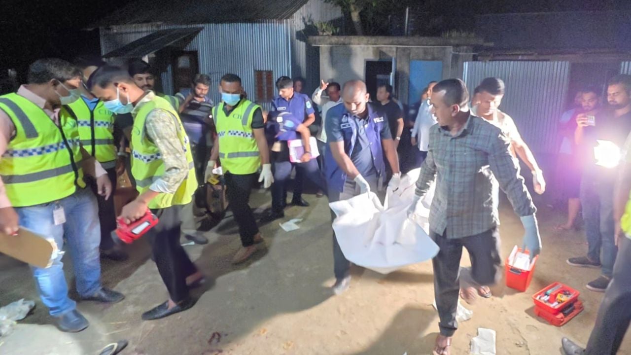 ফরিদপুরে ৩ জনকে কুপিয়ে হত্যা