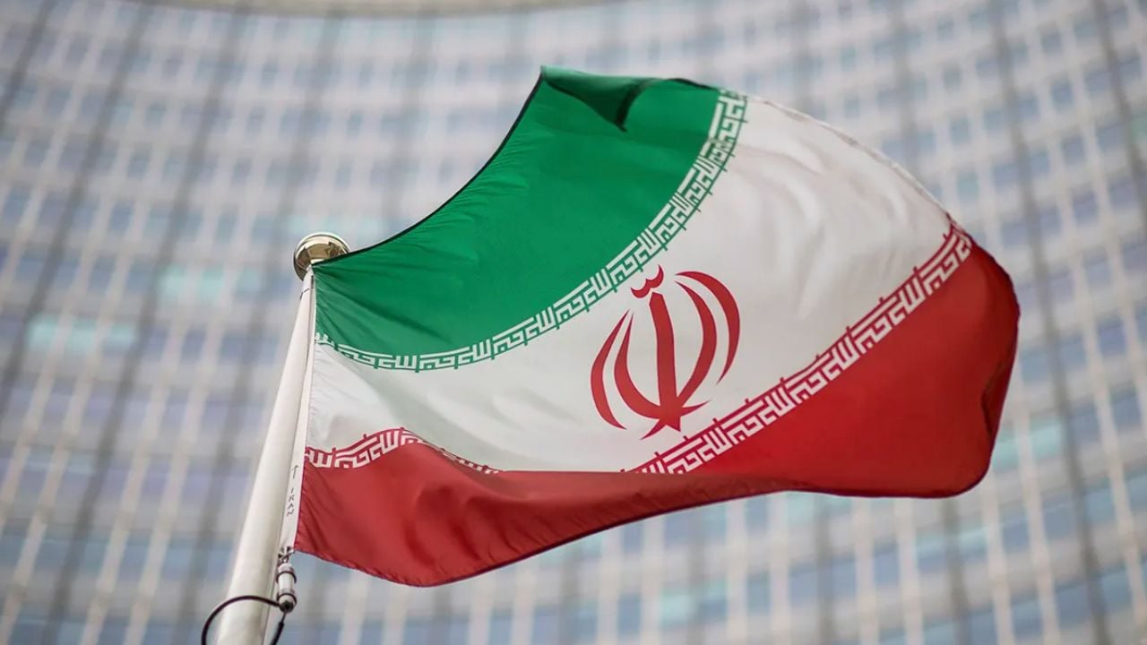 মার্কিন নৌ-অবরোধের বিরুদ্ধে কঠোর পদক্ষেপের হুঁশিয়ারি ইরানের